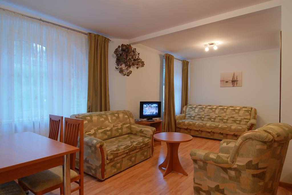 Apartamenty Carmen 스클라르스카포렘바 객실 사진